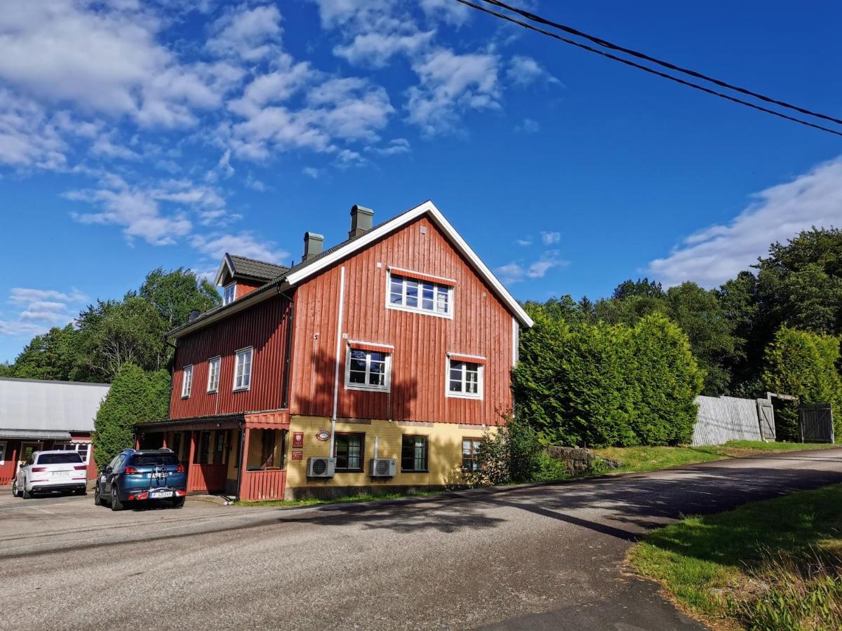 Yaberg Affaeren Bed & Breakfast Hyltebruk Exterior photo